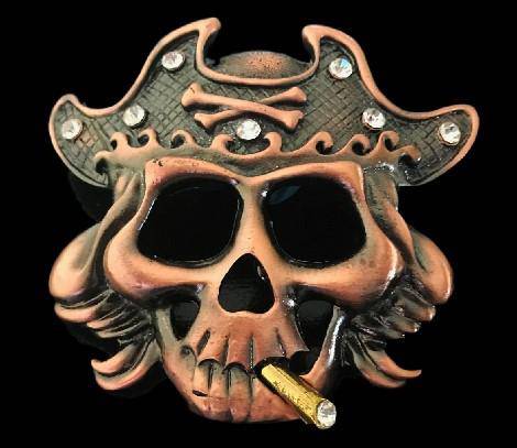 Pirat Skull Clinching Cigar Belt Buckle Buckles - Buckles.Biz